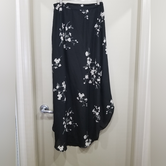 Black Flowy Skirt - Picture 2 of 6